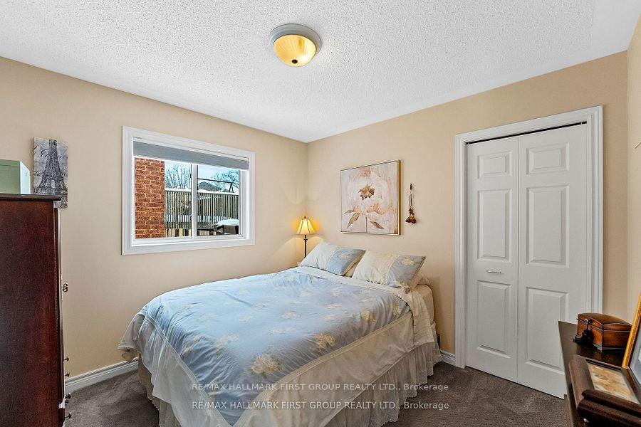 Photo 16 of 1047 Interlake Drive, Oshawa, Pinecrest — HOMEH