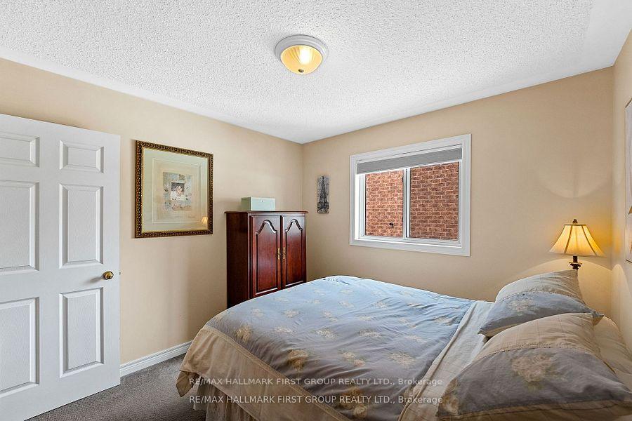Photo 9 of 1047 Interlake Drive, Oshawa, Pinecrest — HOMEH