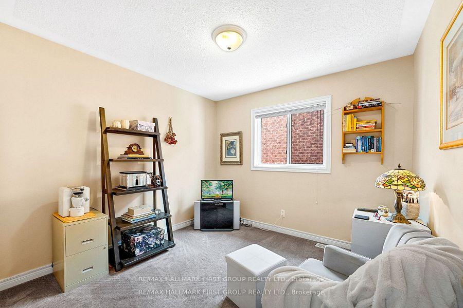 Photo 22 of 1047 Interlake Drive, Oshawa, Pinecrest — HOMEH