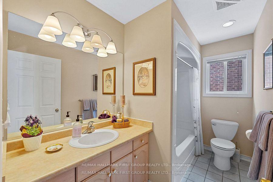 Photo 23 of 1047 Interlake Drive, Oshawa, Pinecrest — HOMEH