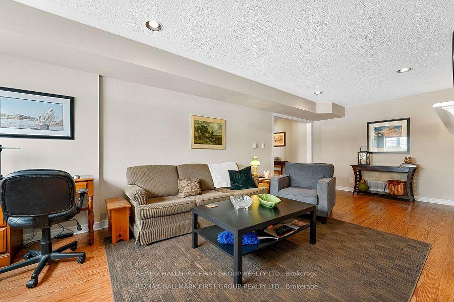 Photo 29 of 1047 Interlake Drive, Oshawa, Pinecrest — HOMEH