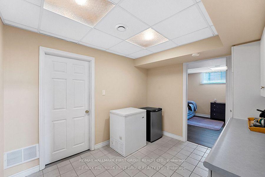 Photo 36 of 1047 Interlake Drive, Oshawa, Pinecrest — HOMEH
