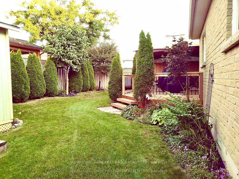 Photo 45 of 1047 Interlake Drive, Oshawa, Pinecrest — HOMEH