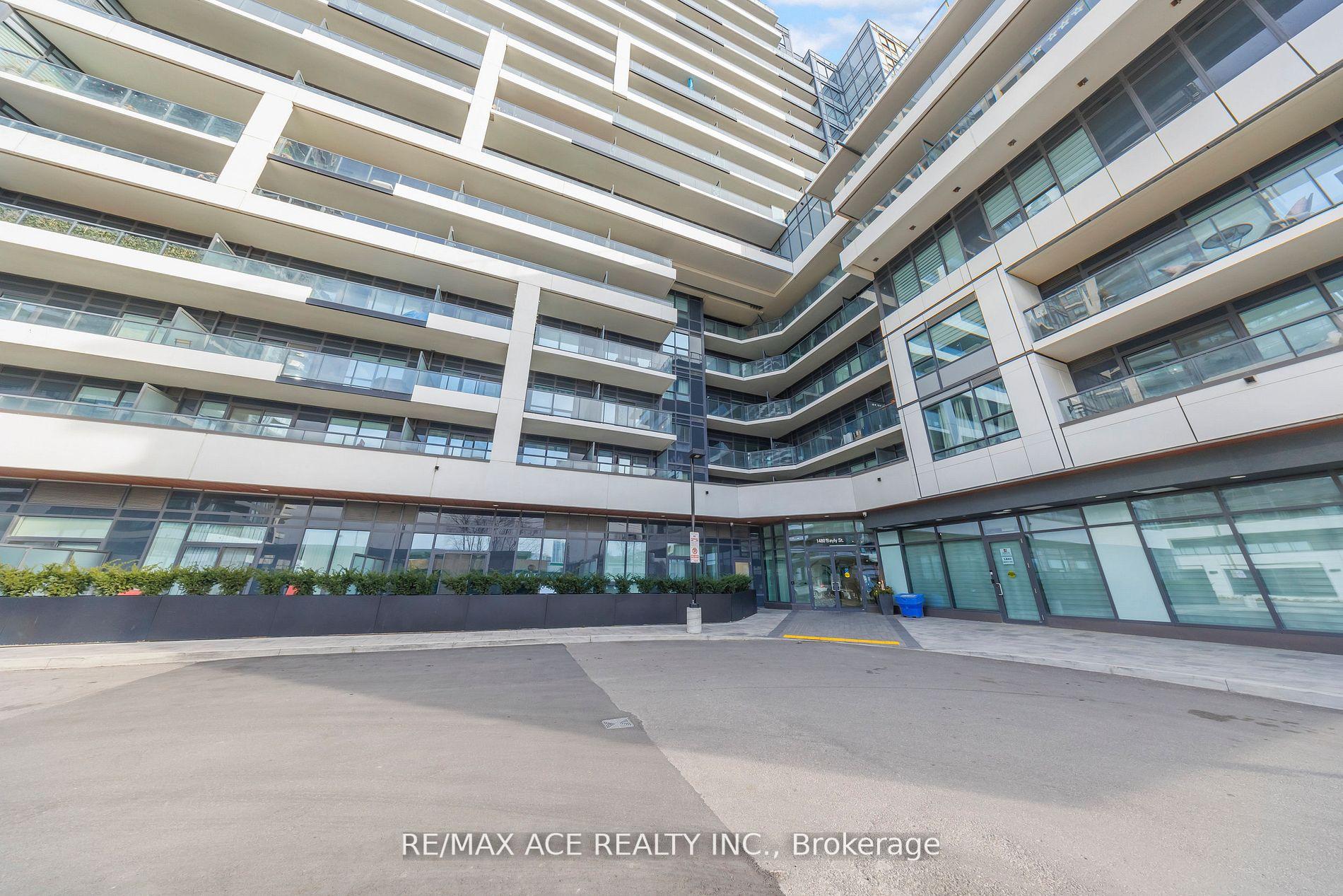 Front of Unit 301, 1480 Bayly Street