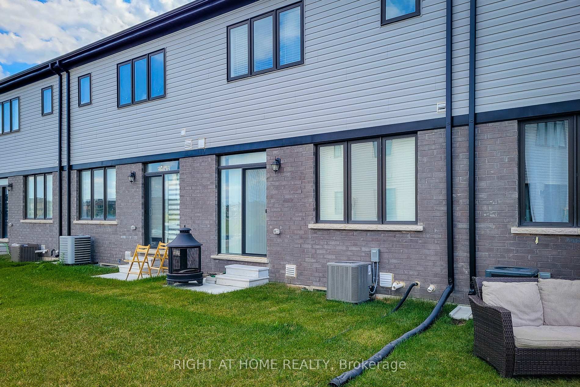 Photo 17 of 8 Owl Lane, Haldimand — HOMEH