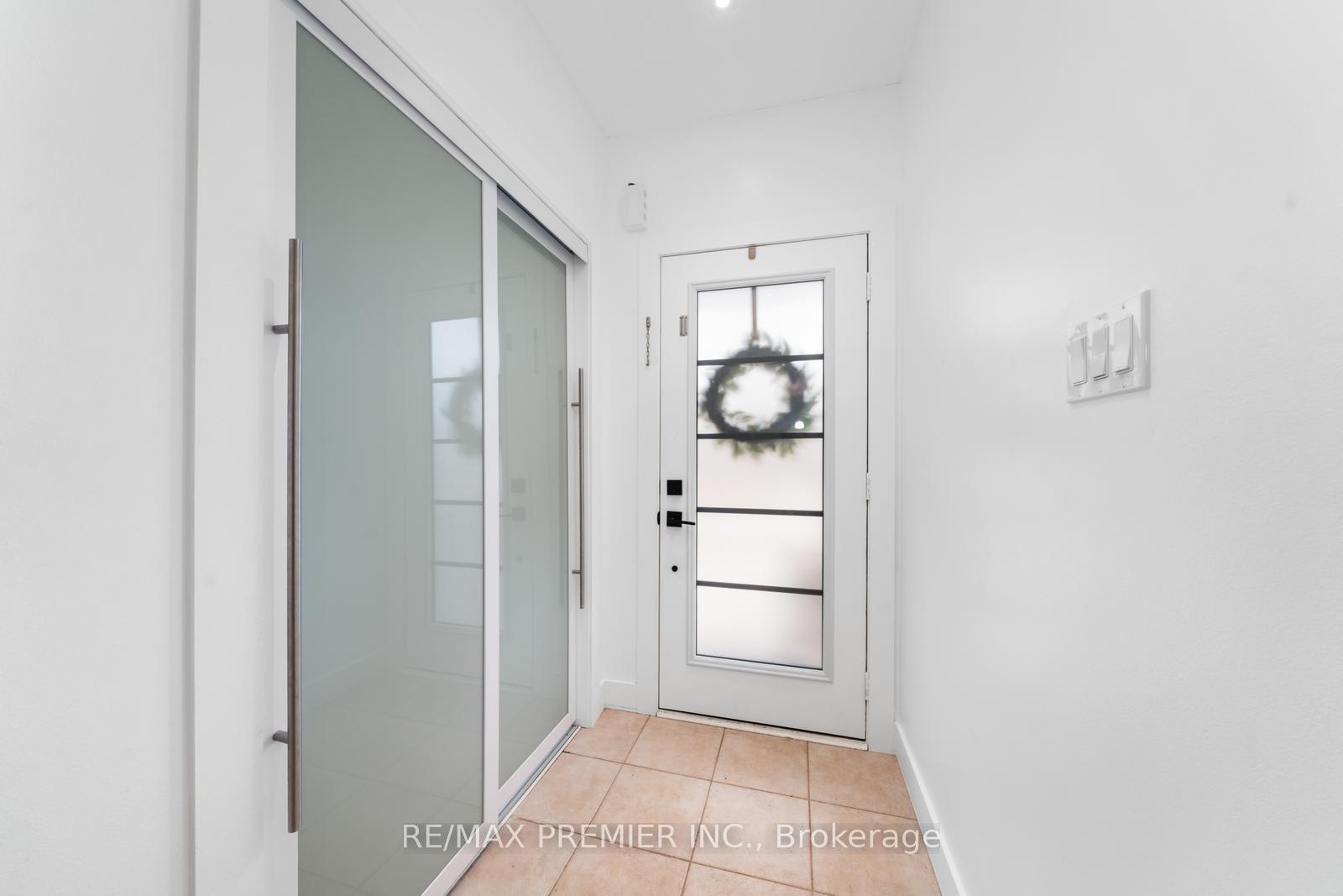 Photo 4 of 111 Montcalm Boulevard, Vaughan, Vellore Village — HOMEH