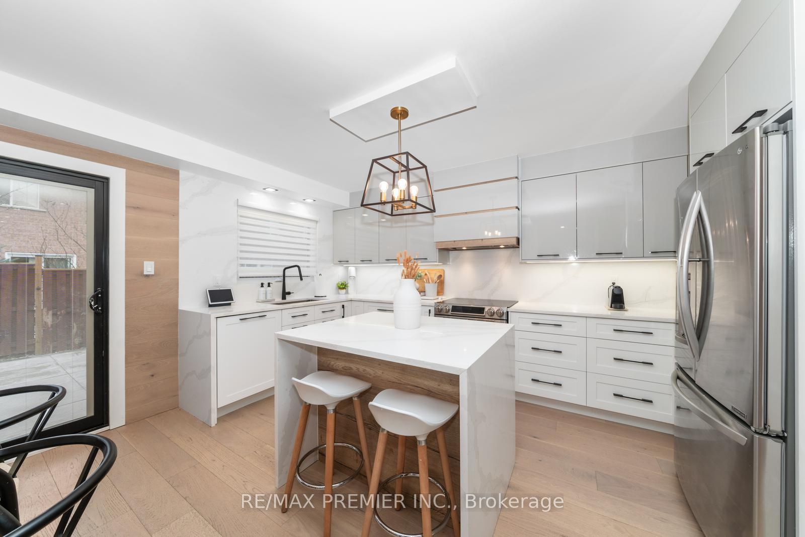 Photo 13 of 111 Montcalm Boulevard, Vaughan, Vellore Village — HOMEH