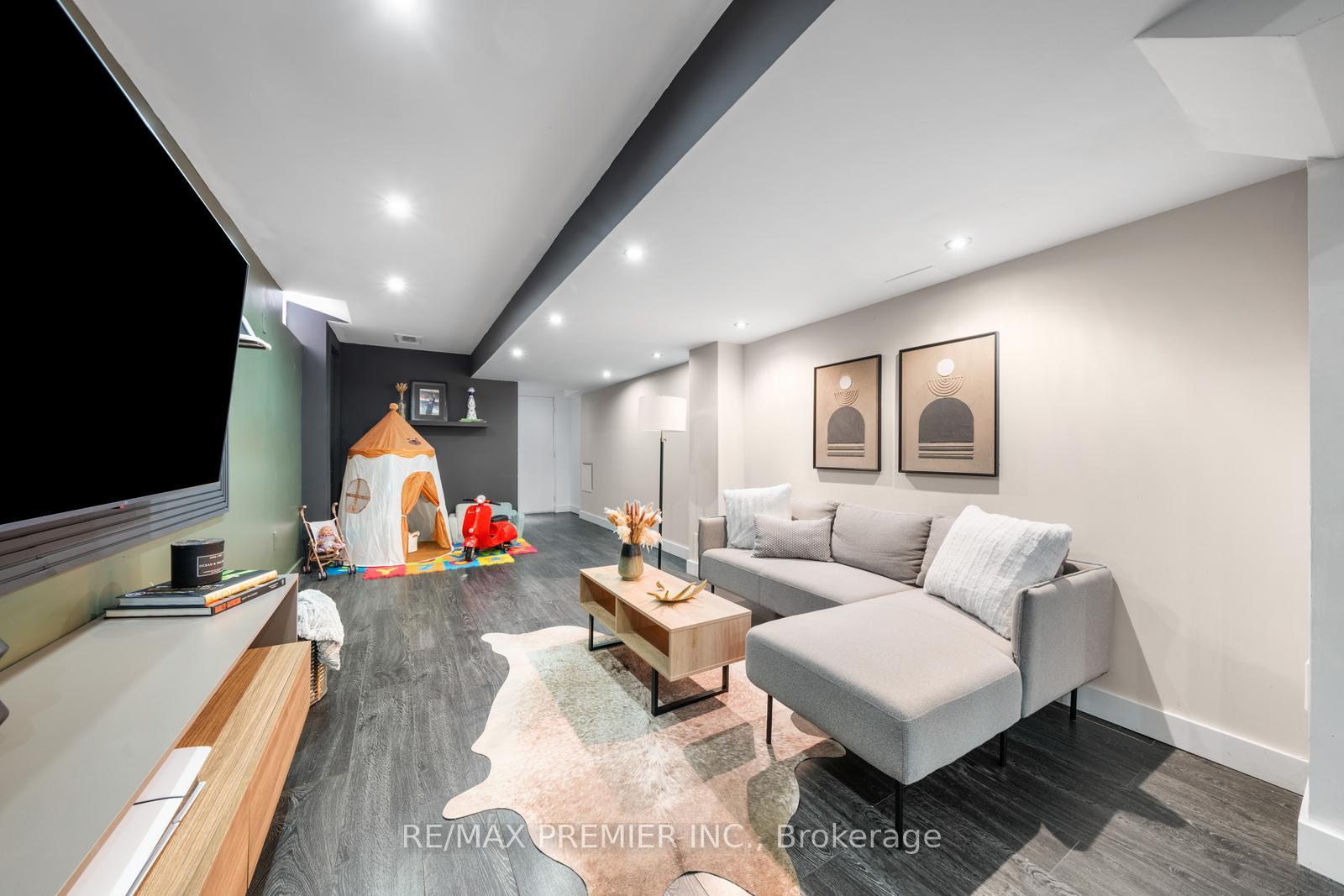 Photo 27 of 111 Montcalm Boulevard, Vaughan, Vellore Village — HOMEH
