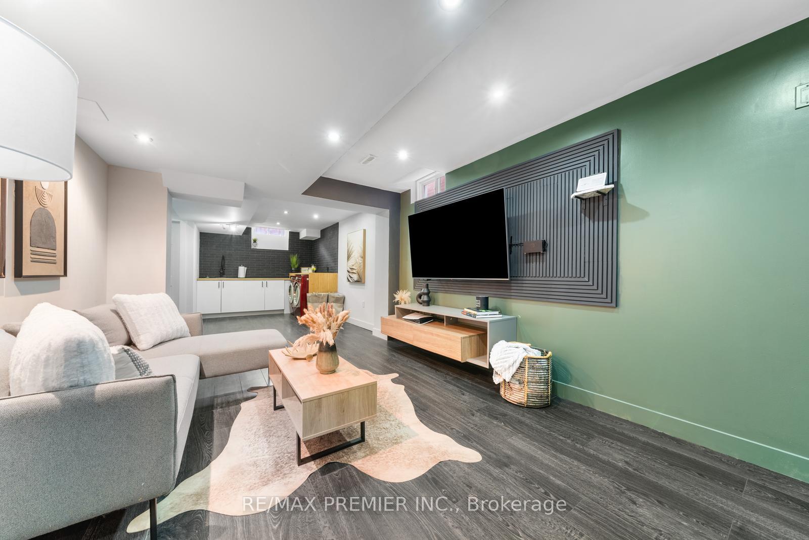 Photo 20 of 111 Montcalm Boulevard, Vaughan, Vellore Village — HOMEH