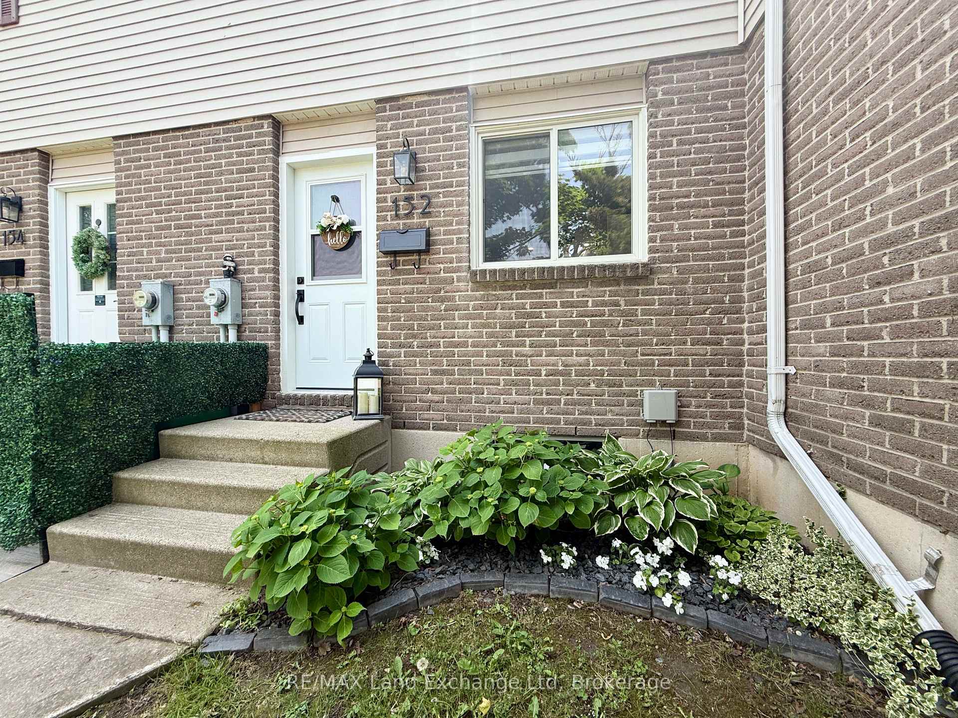 Photo 3 of 152 Bennett Street E, Goderich, Goderich (Town) — HOMEH
