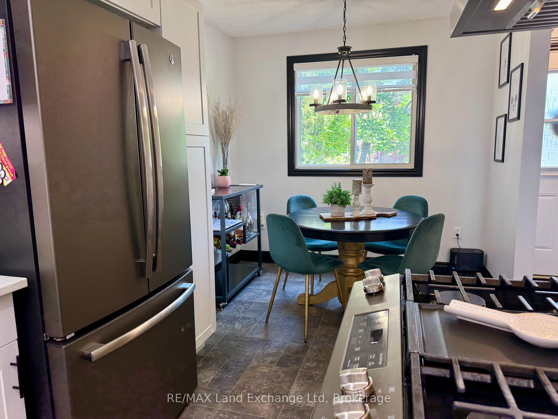 Photo 10 of 152 Bennett Street E, Goderich, Goderich (Town) — HOMEH