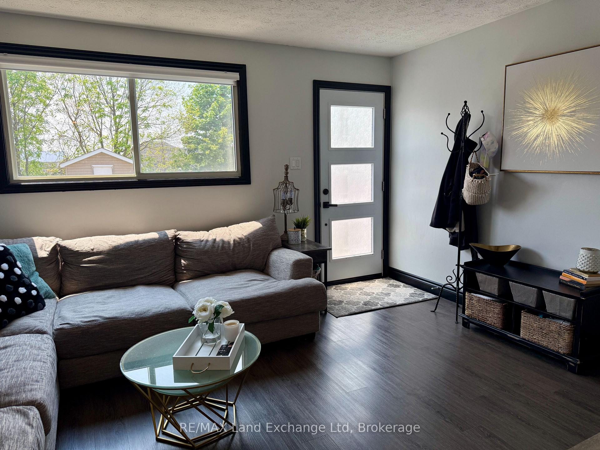 Photo 17 of 152 Bennett Street E, Goderich, Goderich (Town) — HOMEH