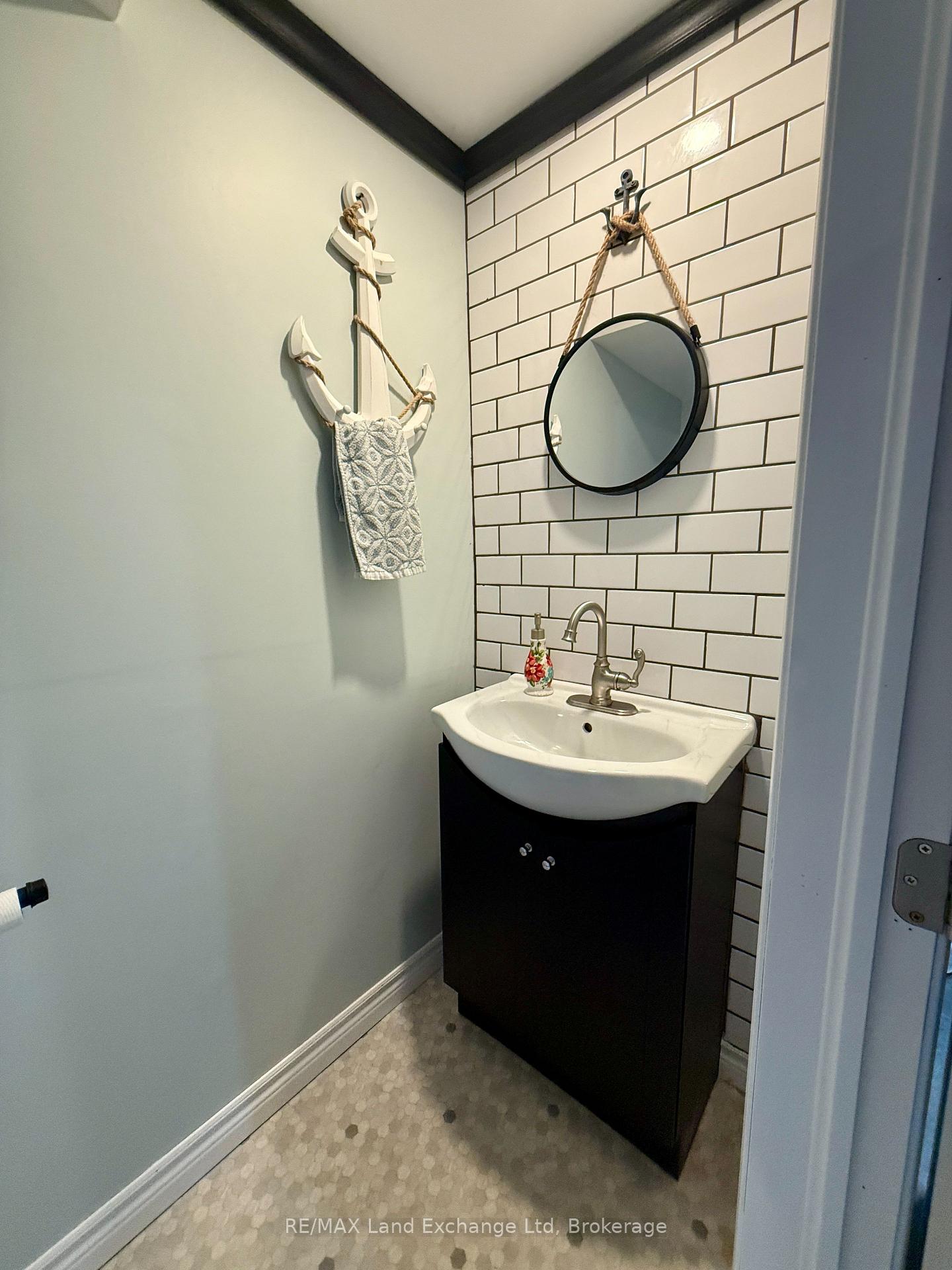 Photo 18 of 152 Bennett Street E, Goderich, Goderich (Town) — HOMEH