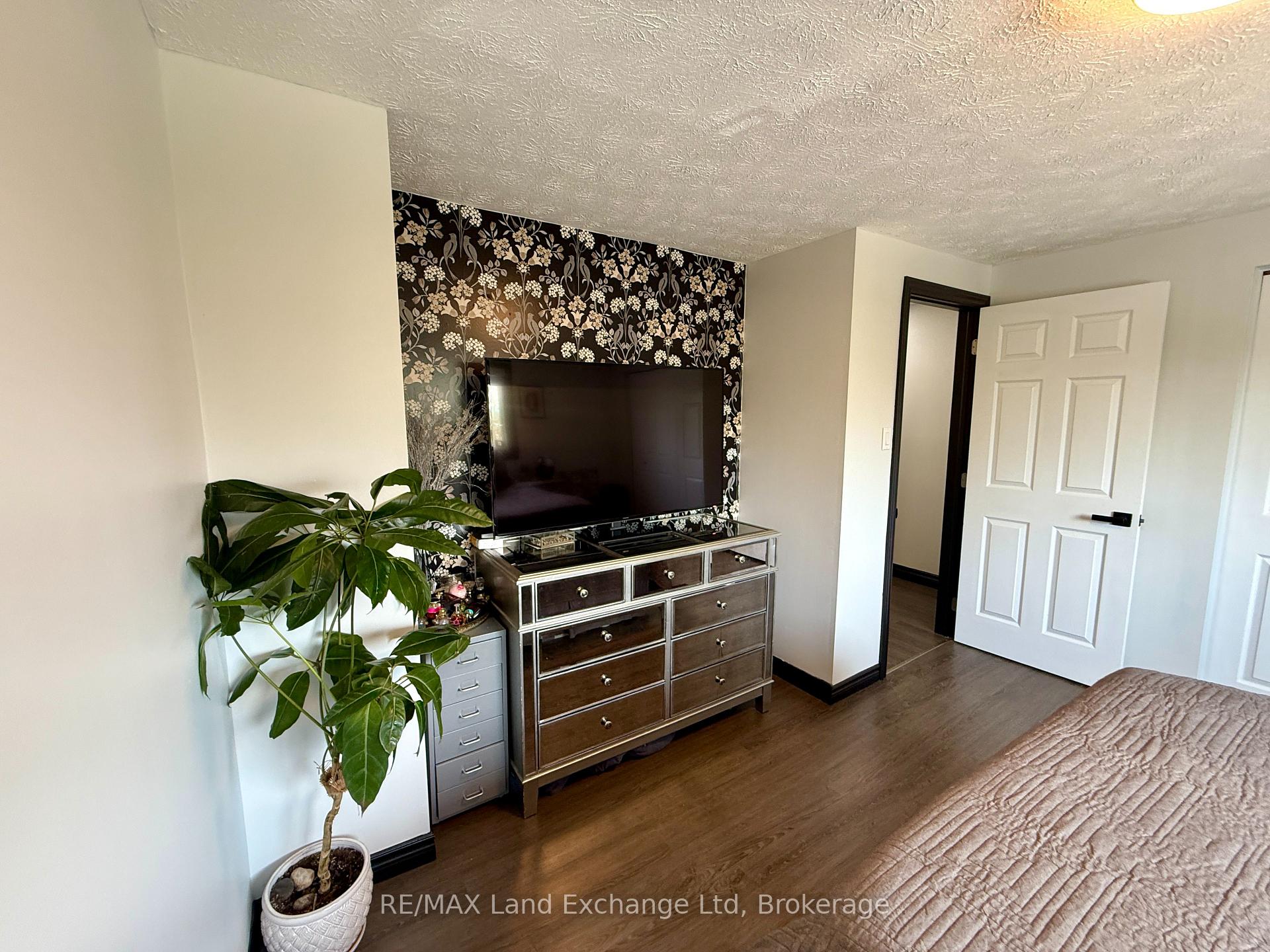 Photo 23 of 152 Bennett Street E, Goderich, Goderich (Town) — HOMEH