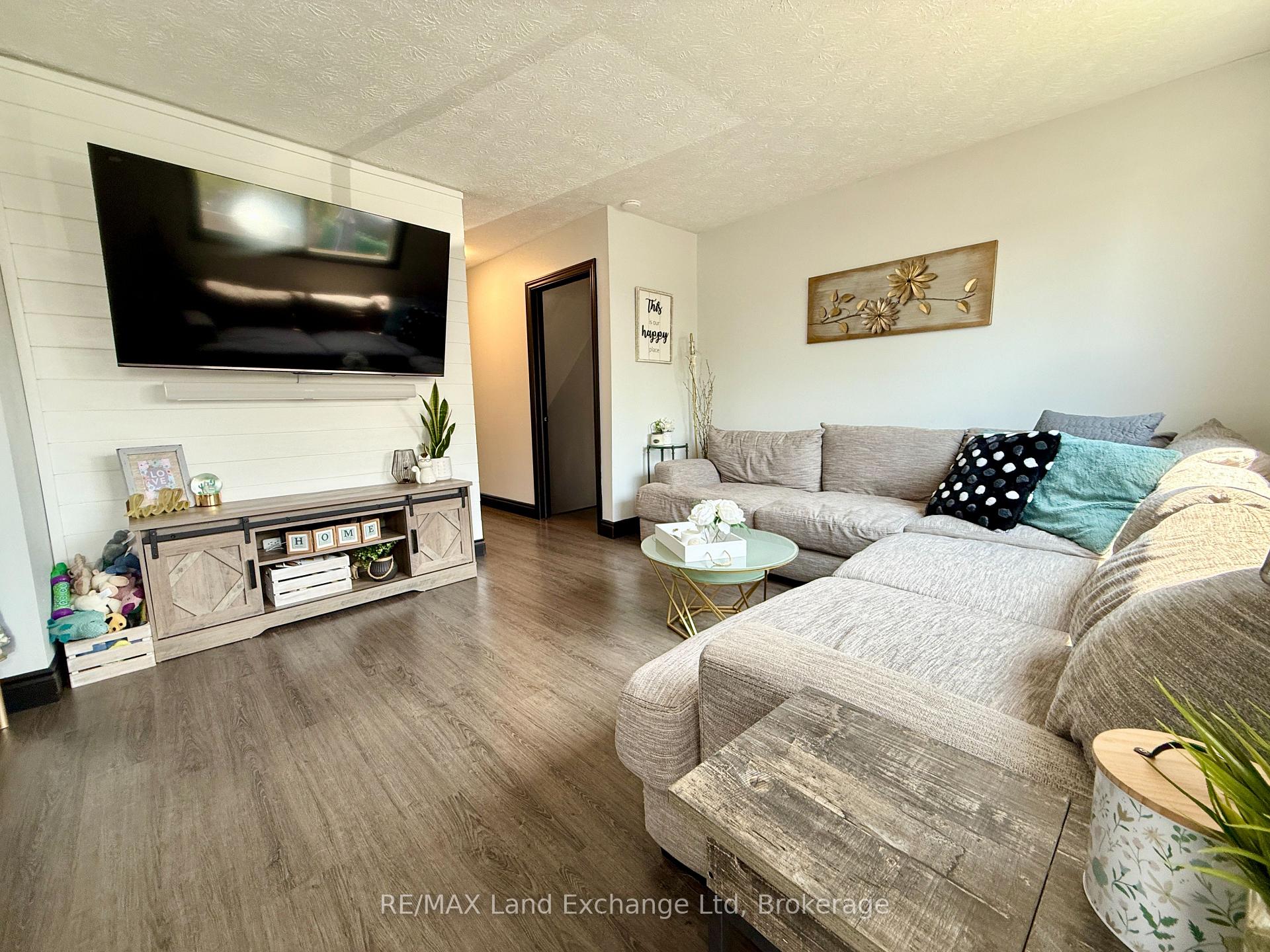 Photo 20 of 152 Bennett Street E, Goderich, Goderich (Town) — HOMEH