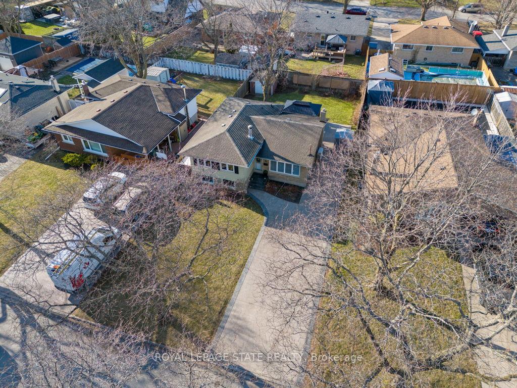 Photo 11 of 34 Cindy Drive, St. Catharines, Lakeshore — HOMEH