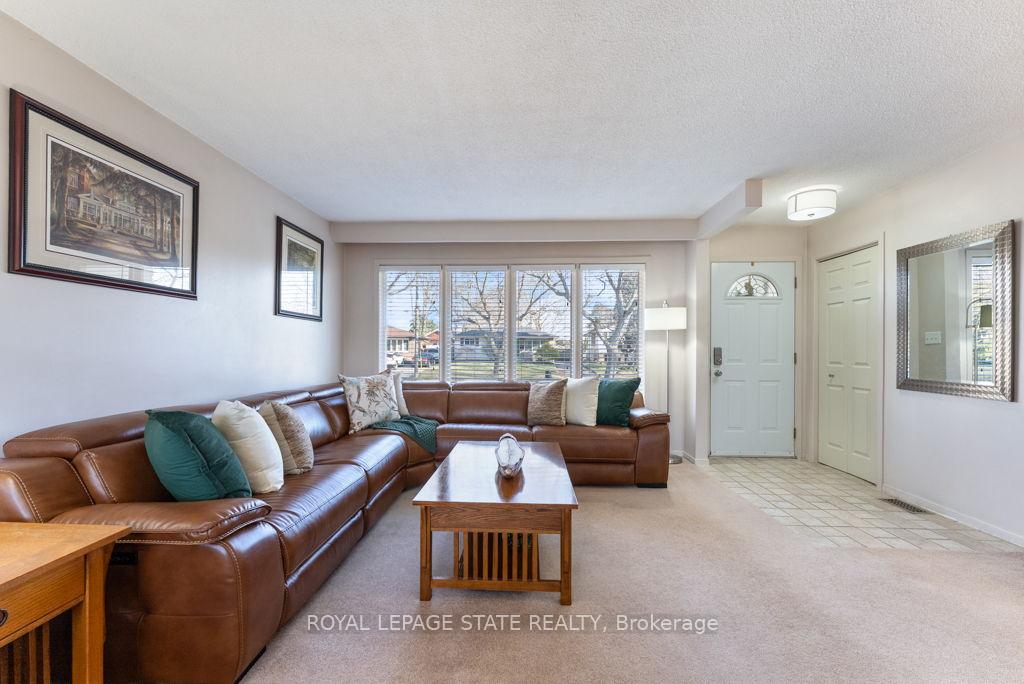 Photo 8 of 34 Cindy Drive, St. Catharines, Lakeshore — HOMEH