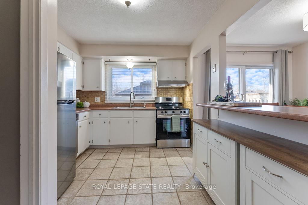 Photo 10 of 34 Cindy Drive, St. Catharines, Lakeshore — HOMEH