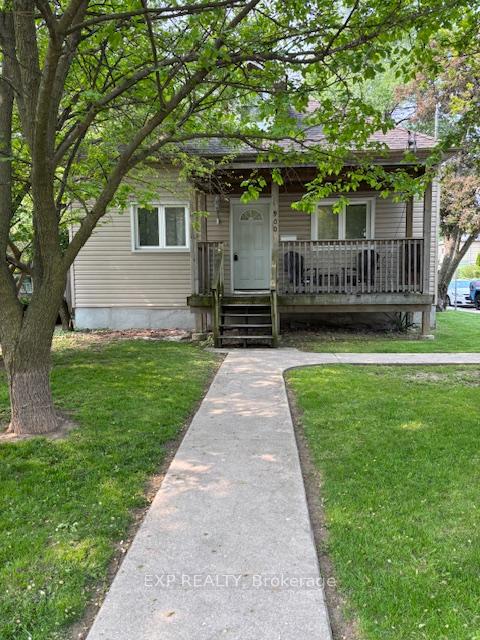 Front of 900 concession Street