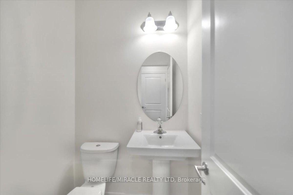 Photo 9 of 88 Grassbourne Avenue N, Kitchener — HOMEH