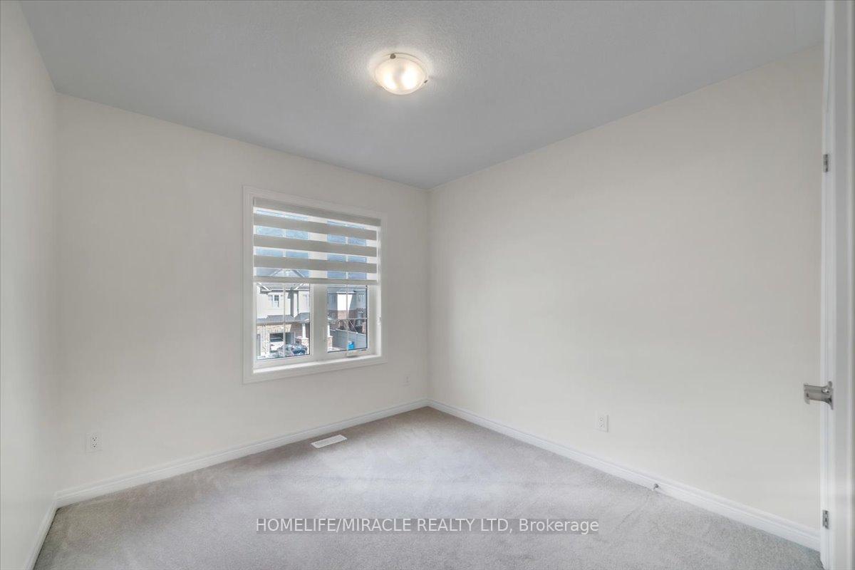 Photo 23 of 88 Grassbourne Avenue N, Kitchener — HOMEH