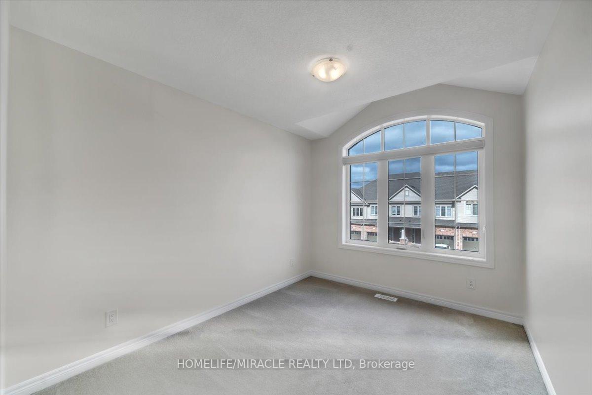 Photo 24 of 88 Grassbourne Avenue N, Kitchener — HOMEH