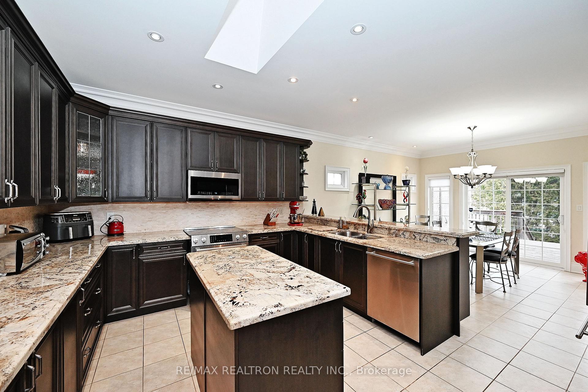 Photo 12 of 59 Ferretti Street, Vaughan, Patterson — HOMEH
