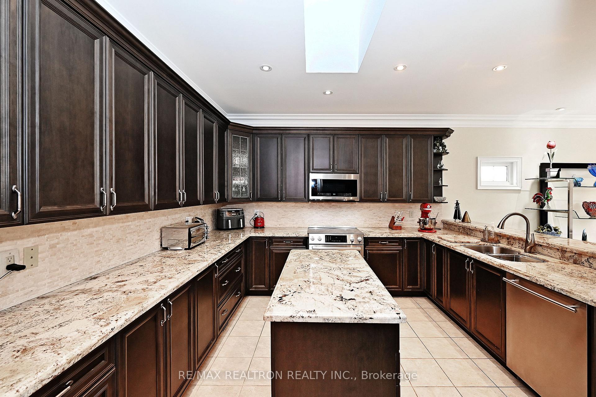 Photo 6 of 59 Ferretti Street, Vaughan, Patterson — HOMEH