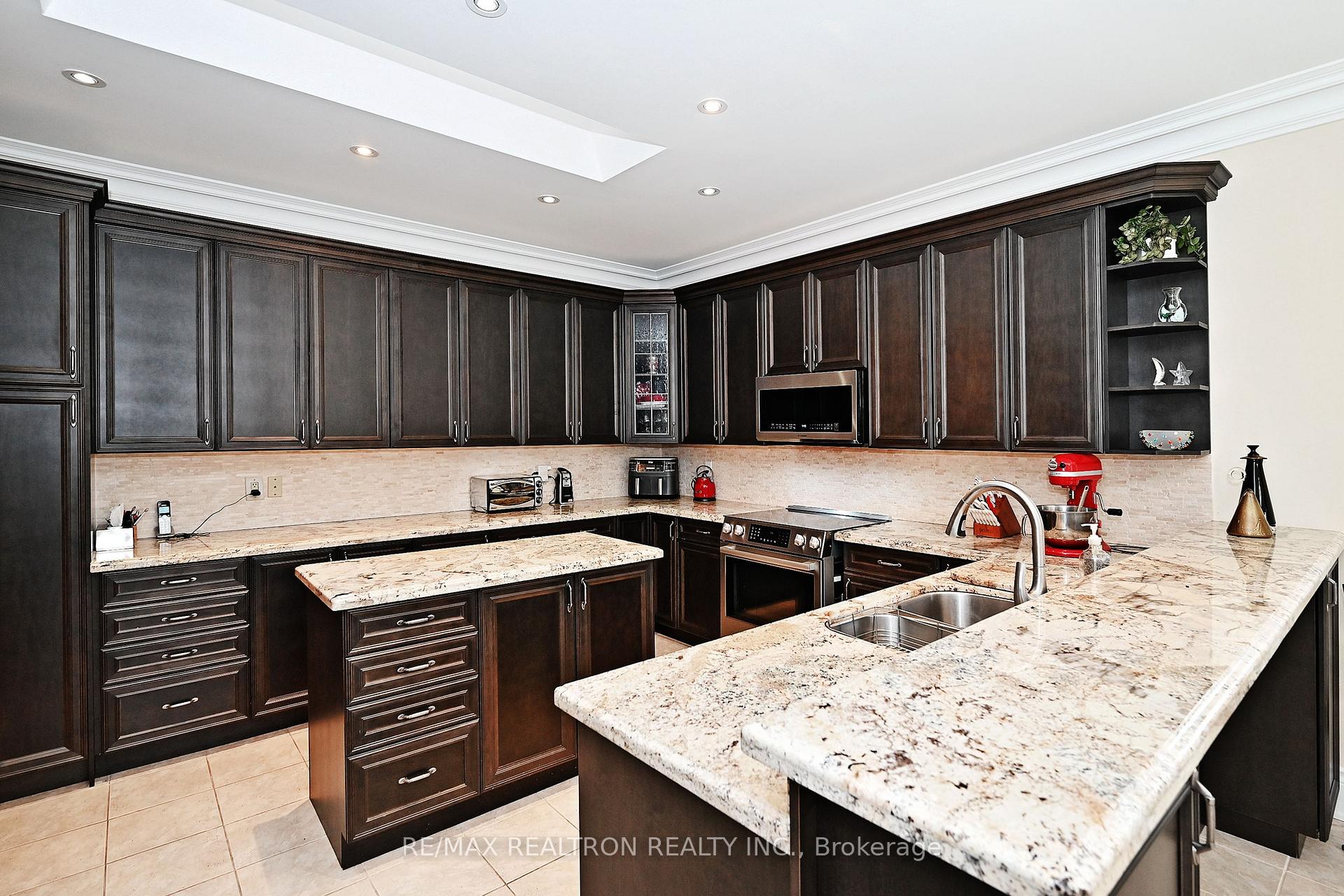 Photo 31 of 59 Ferretti Street, Vaughan, Patterson — HOMEH