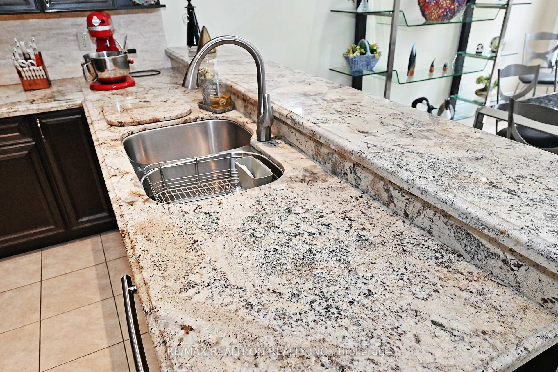 Photo 21 of 59 Ferretti Street, Vaughan, Patterson — HOMEH