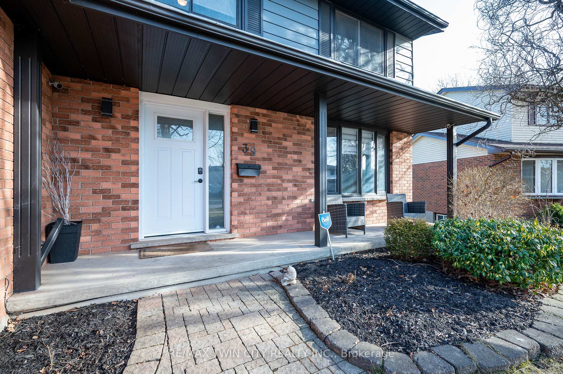 Photo 6 of 39 Martinglen Crescent, Kitchener — HOMEH