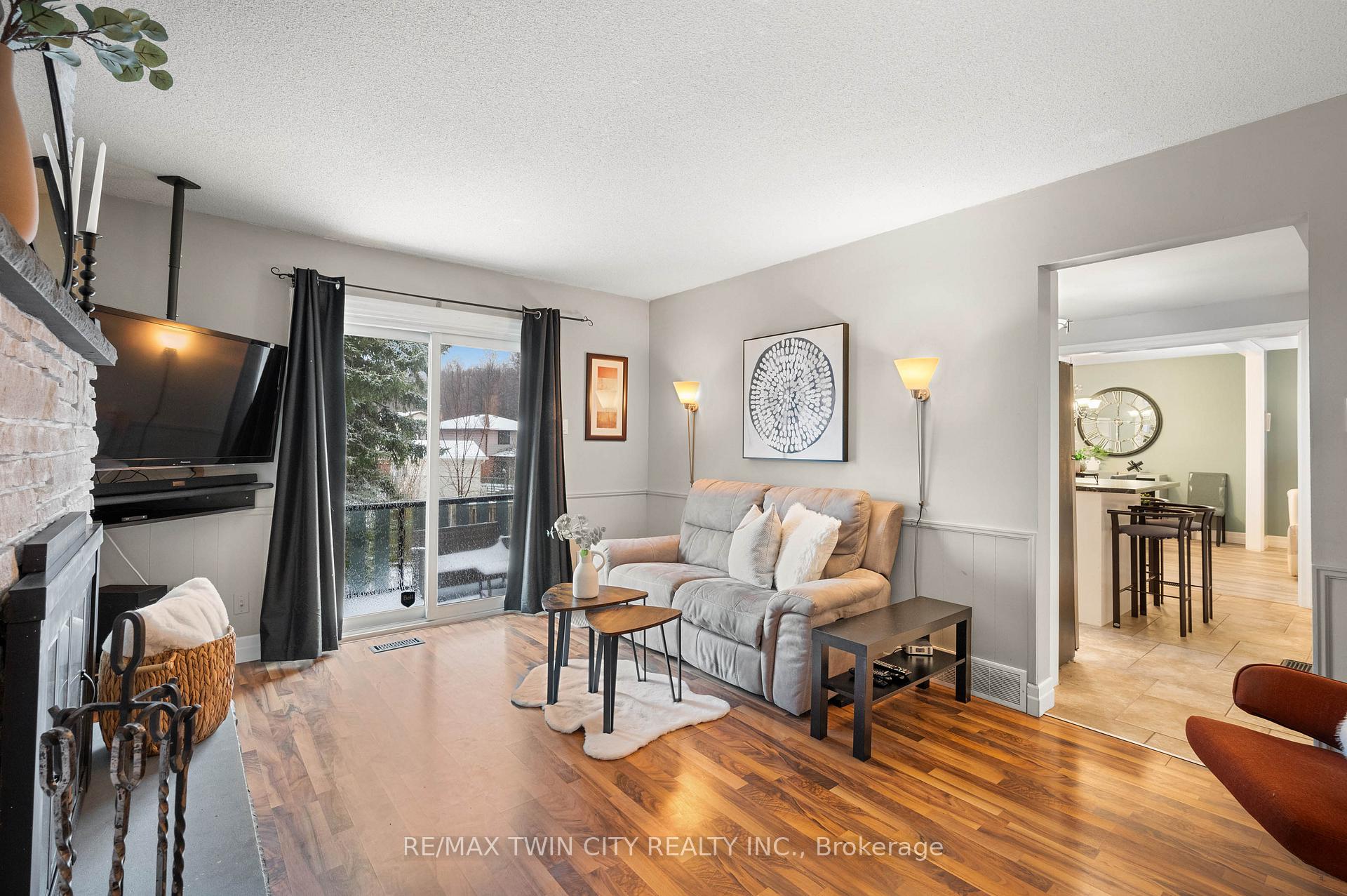 Photo 22 of 39 Martinglen Crescent, Kitchener — HOMEH
