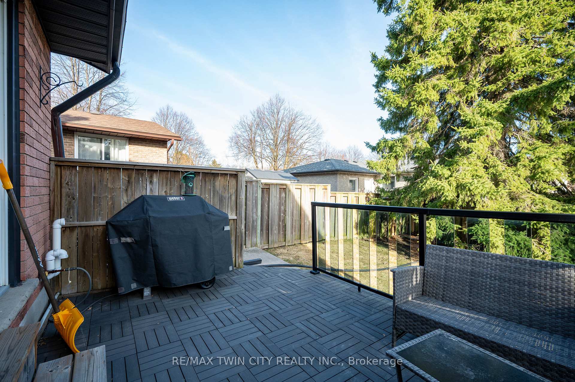Photo 27 of 39 Martinglen Crescent, Kitchener — HOMEH