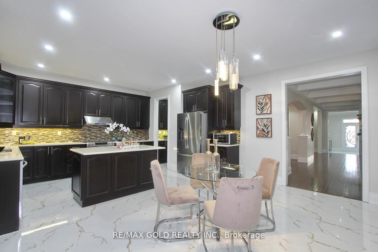 Photo 8 of 62 Leparc Road, Brampton, Vales of Castlemore North — HOMEH