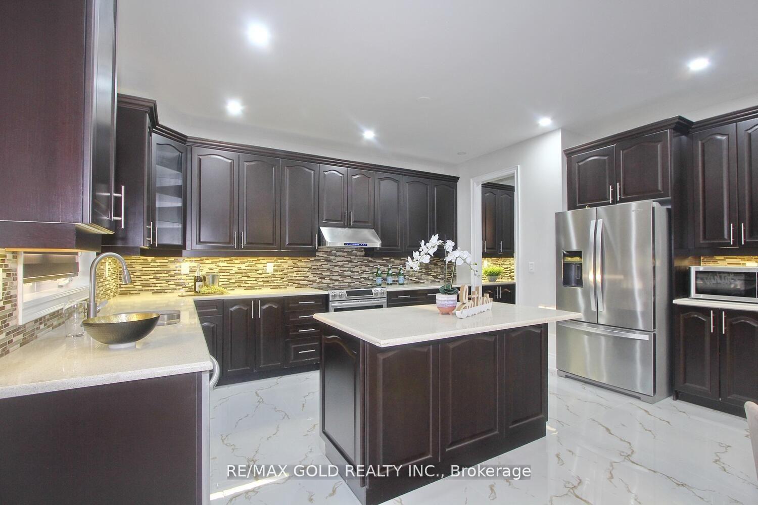 Photo 14 of 62 Leparc Road, Brampton, Vales of Castlemore North — HOMEH