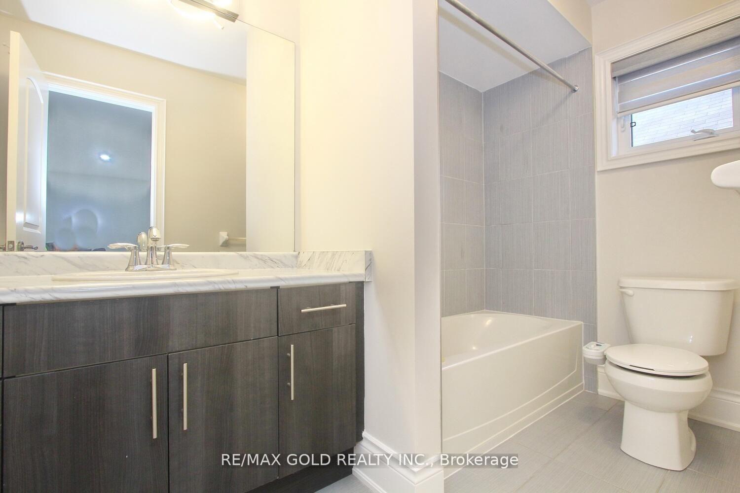 Photo 15 of 62 Leparc Road, Brampton, Vales of Castlemore North — HOMEH