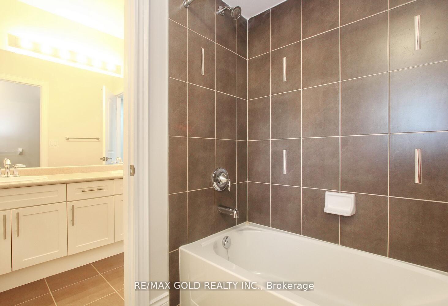 Photo 23 of 62 Leparc Road, Brampton, Vales of Castlemore North — HOMEH