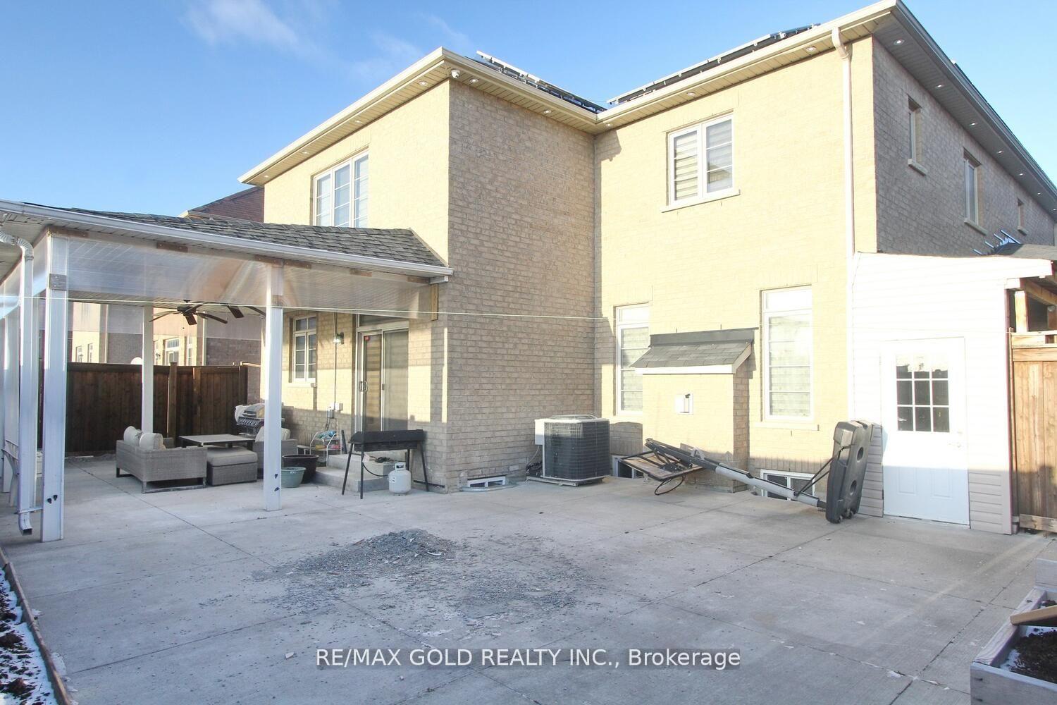 Photo 34 of 62 Leparc Road, Brampton, Vales of Castlemore North — HOMEH