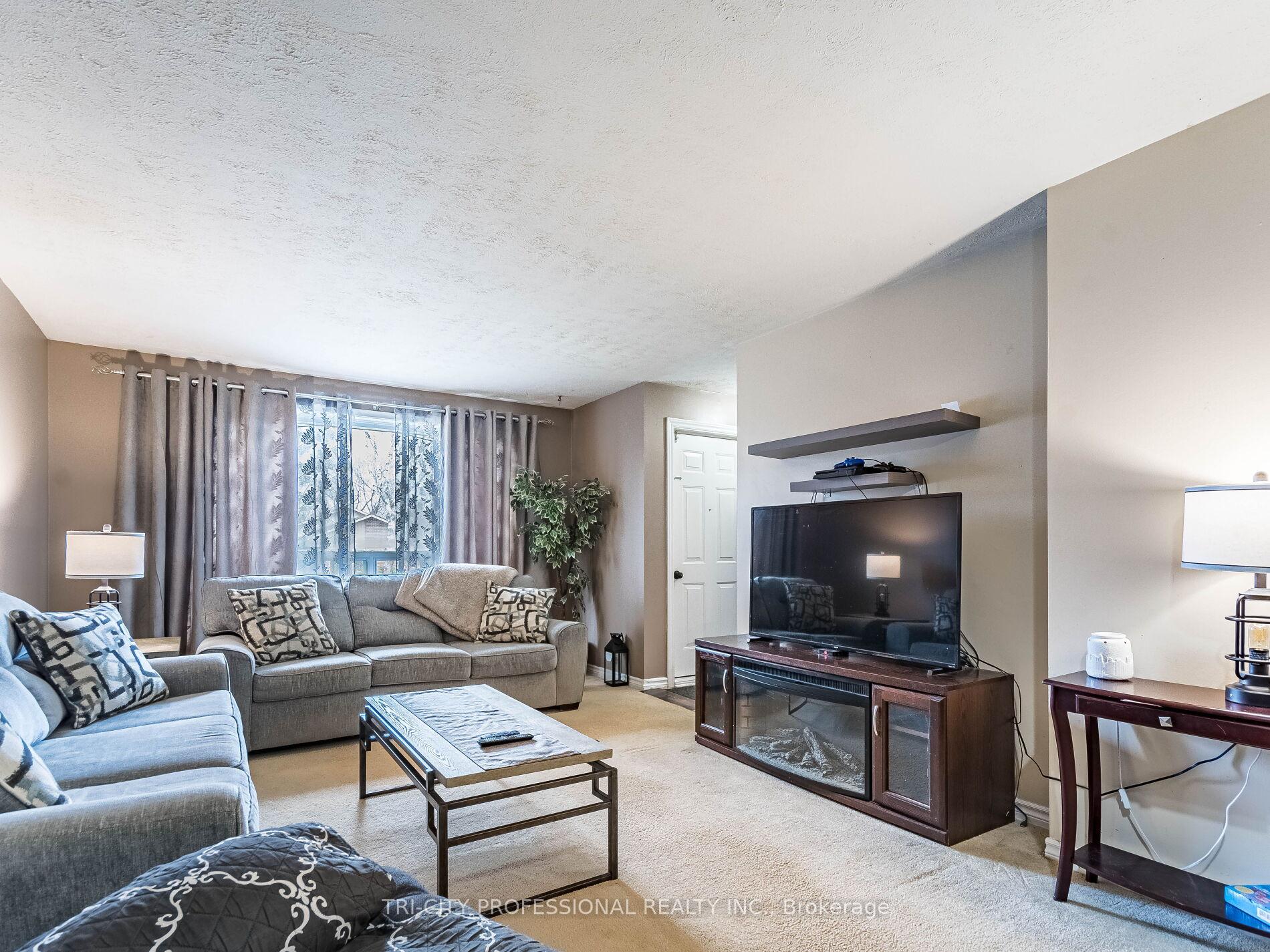 Photo 39 of 866 Krosno Boulevard, Pickering, Bay Ridges — HOMEH