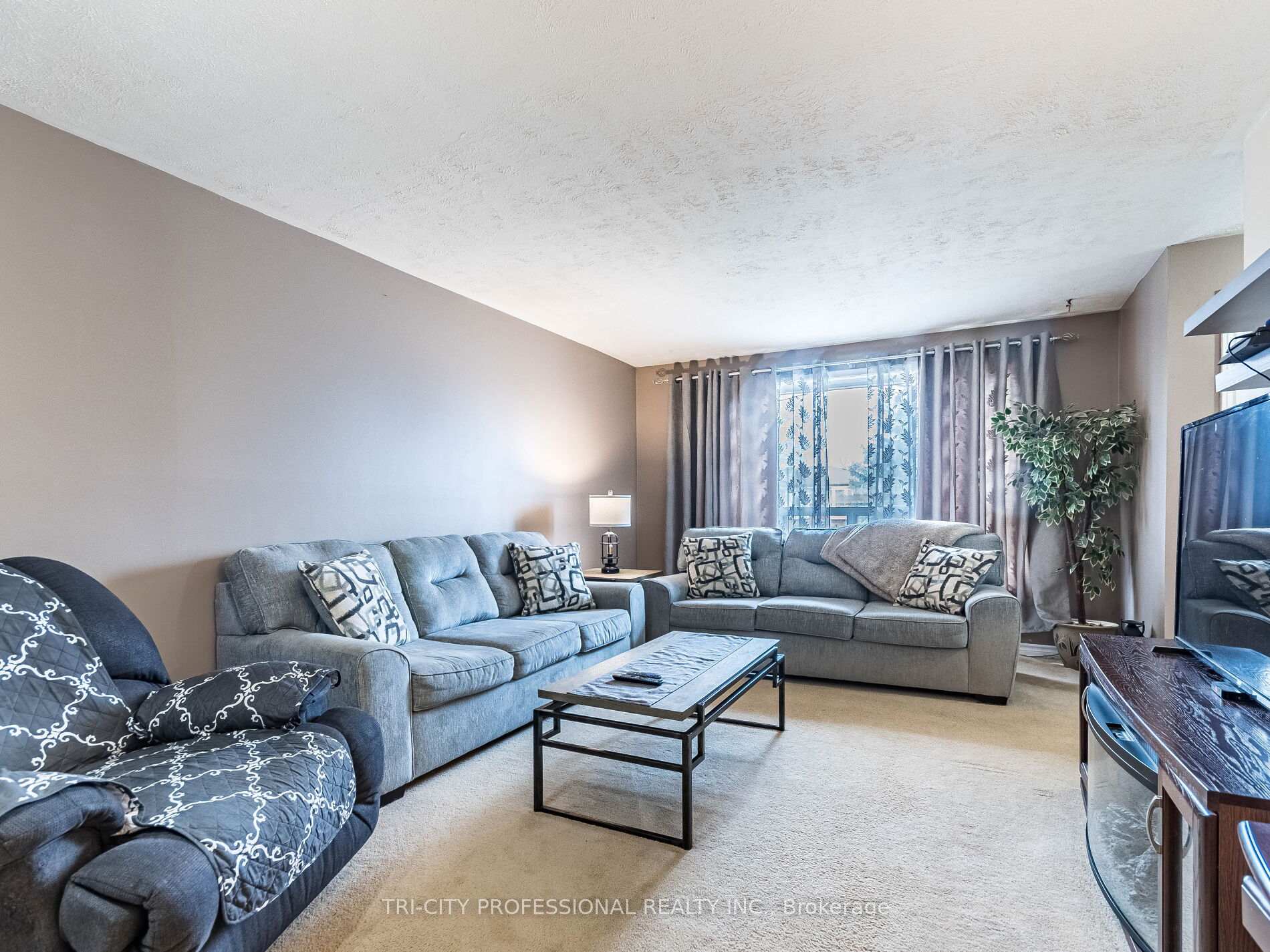 Photo 38 of 866 Krosno Boulevard, Pickering, Bay Ridges — HOMEH