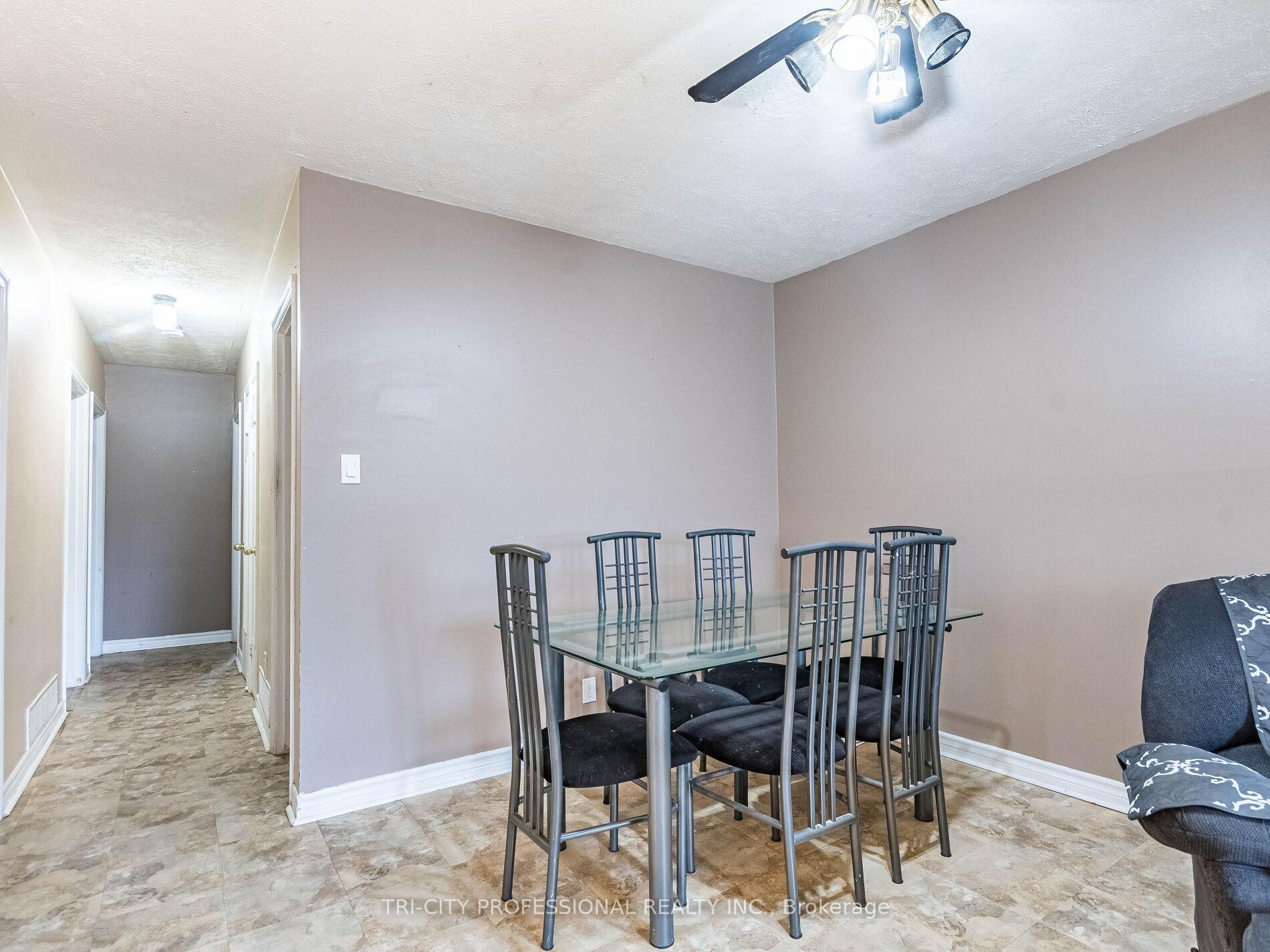 Photo 37 of 866 Krosno Boulevard, Pickering, Bay Ridges — HOMEH