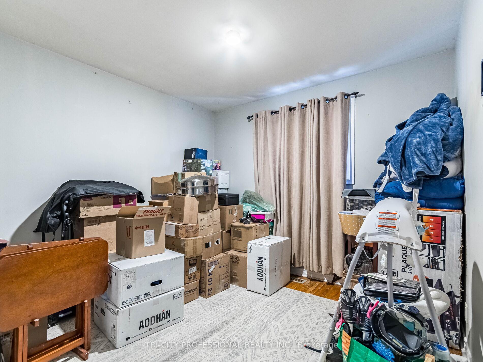 Photo 11 of 866 Krosno Boulevard, Pickering, Bay Ridges — HOMEH