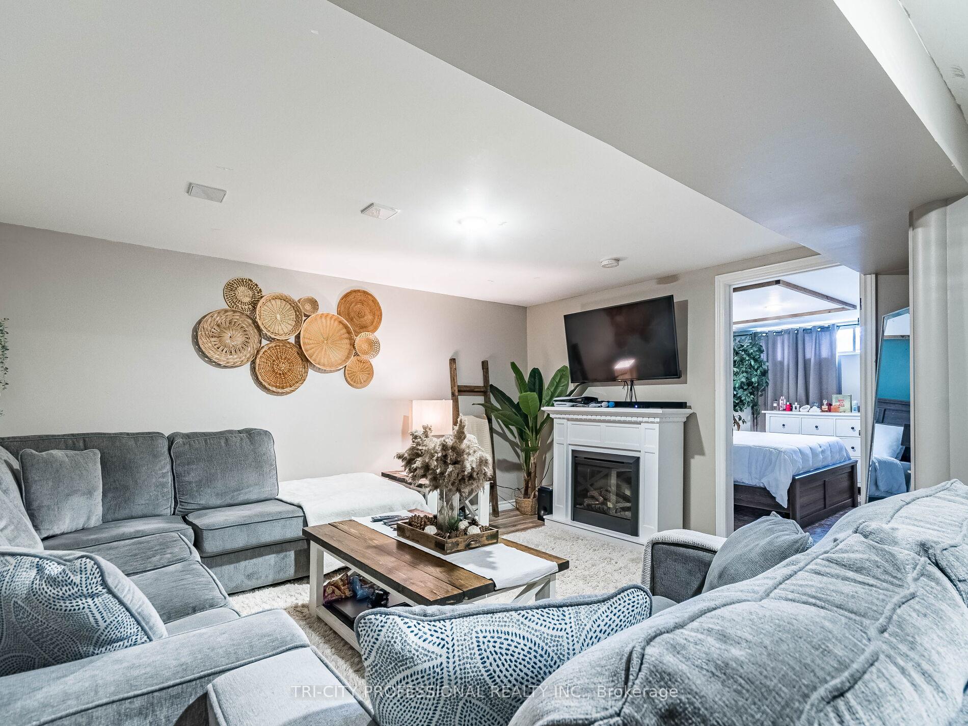 Photo 24 of 866 Krosno Boulevard, Pickering, Bay Ridges — HOMEH