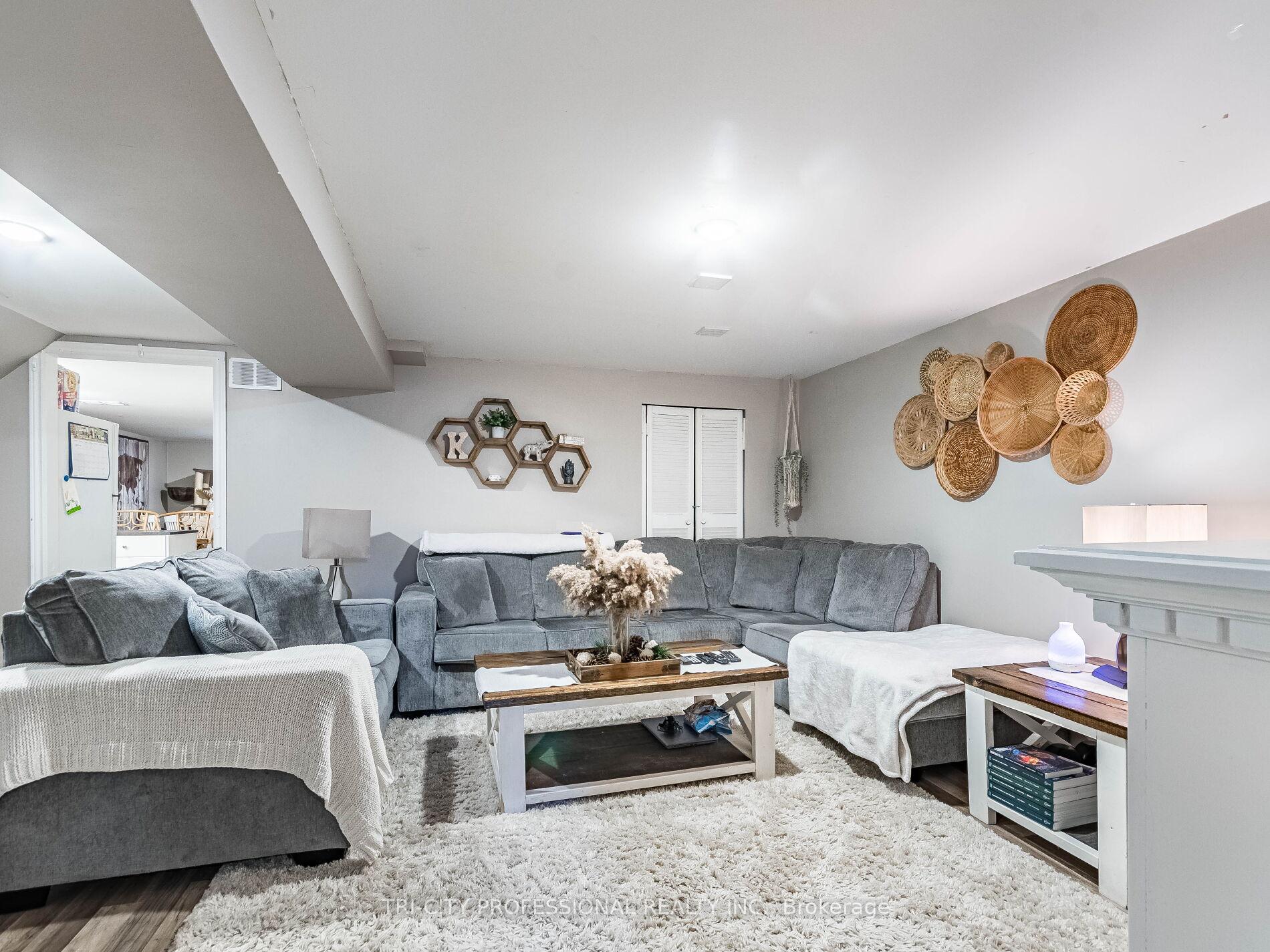 Photo 14 of 866 Krosno Boulevard, Pickering, Bay Ridges — HOMEH