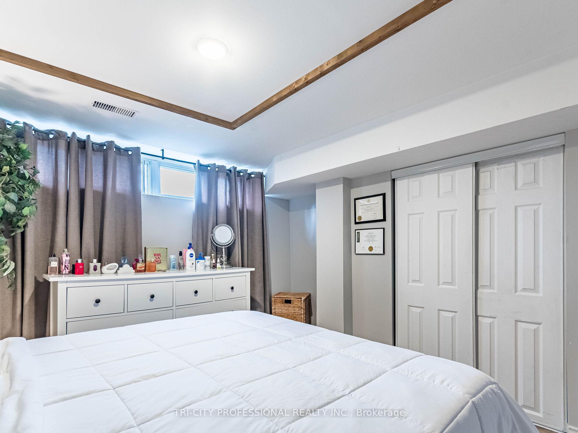 Photo 22 of 866 Krosno Boulevard, Pickering, Bay Ridges — HOMEH