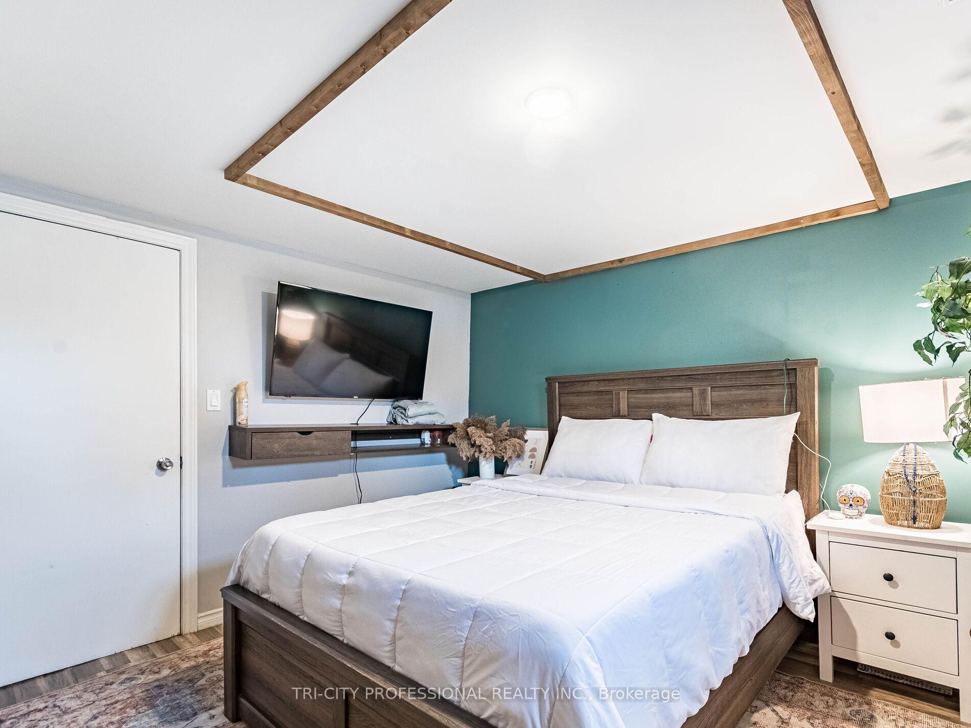 Photo 15 of 866 Krosno Boulevard, Pickering, Bay Ridges — HOMEH
