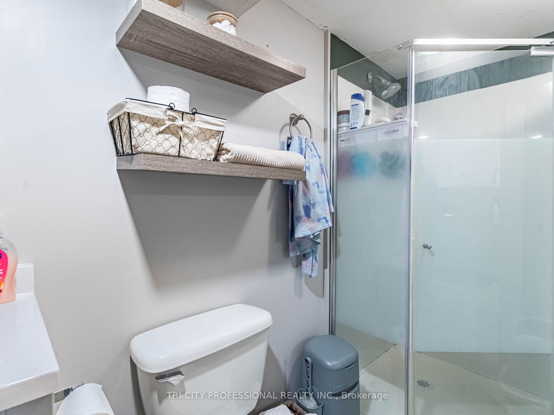 Photo 30 of 866 Krosno Boulevard, Pickering, Bay Ridges — HOMEH