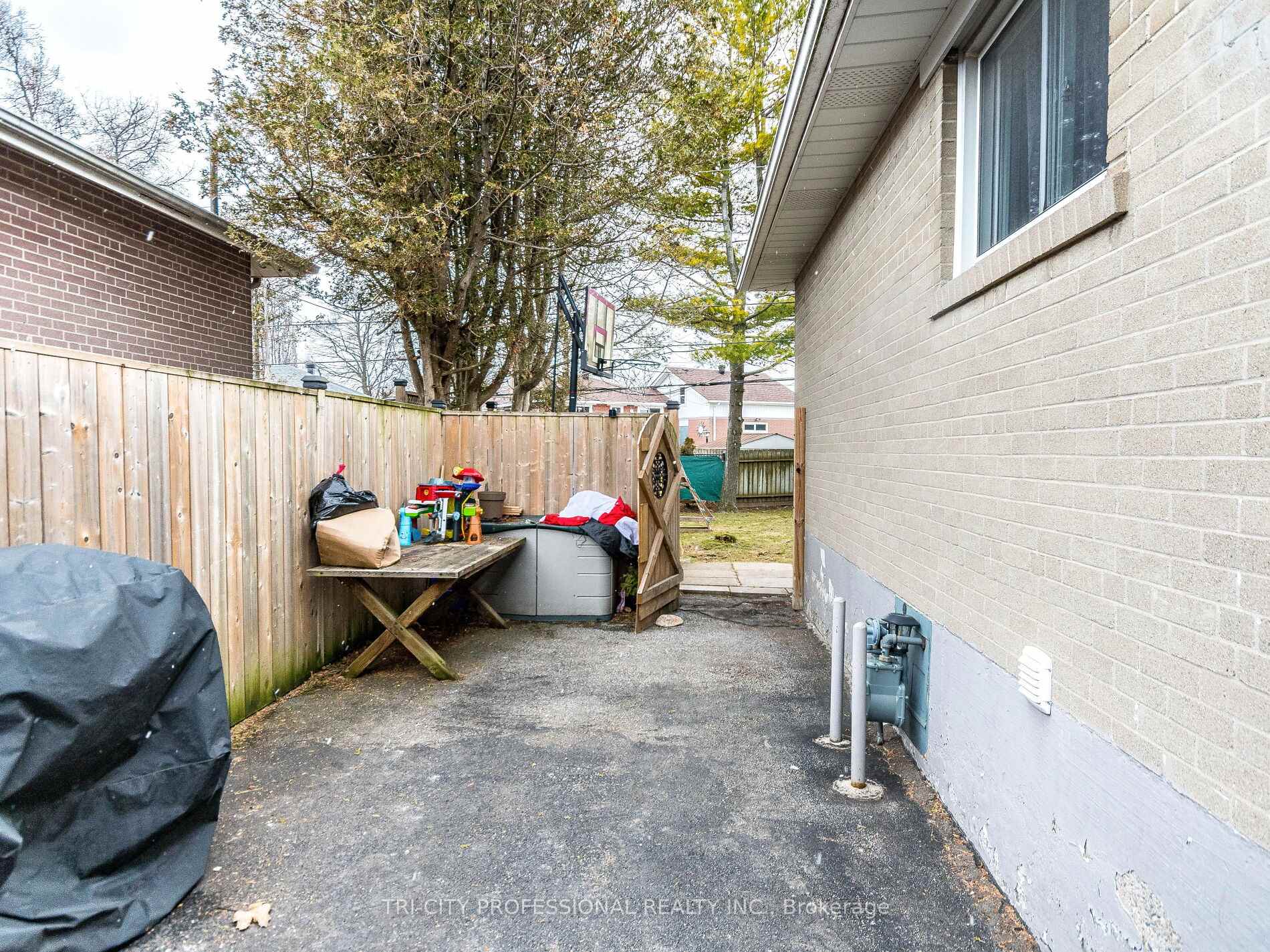 Photo 34 of 866 Krosno Boulevard, Pickering, Bay Ridges — HOMEH