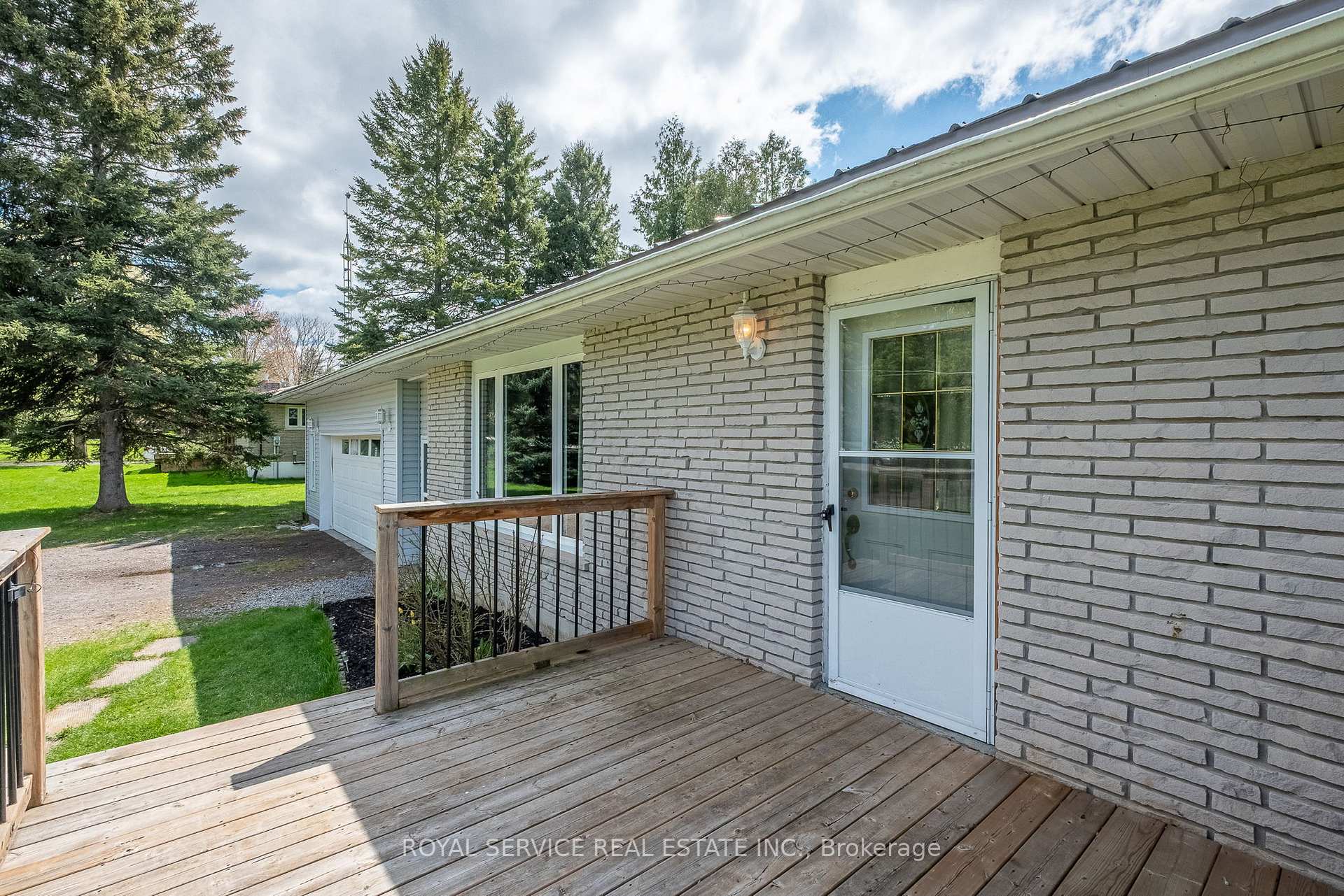 Photo 2 of 5280 Hillview Drive N, Hamilton Township, Rural Hamilton — HOMEH