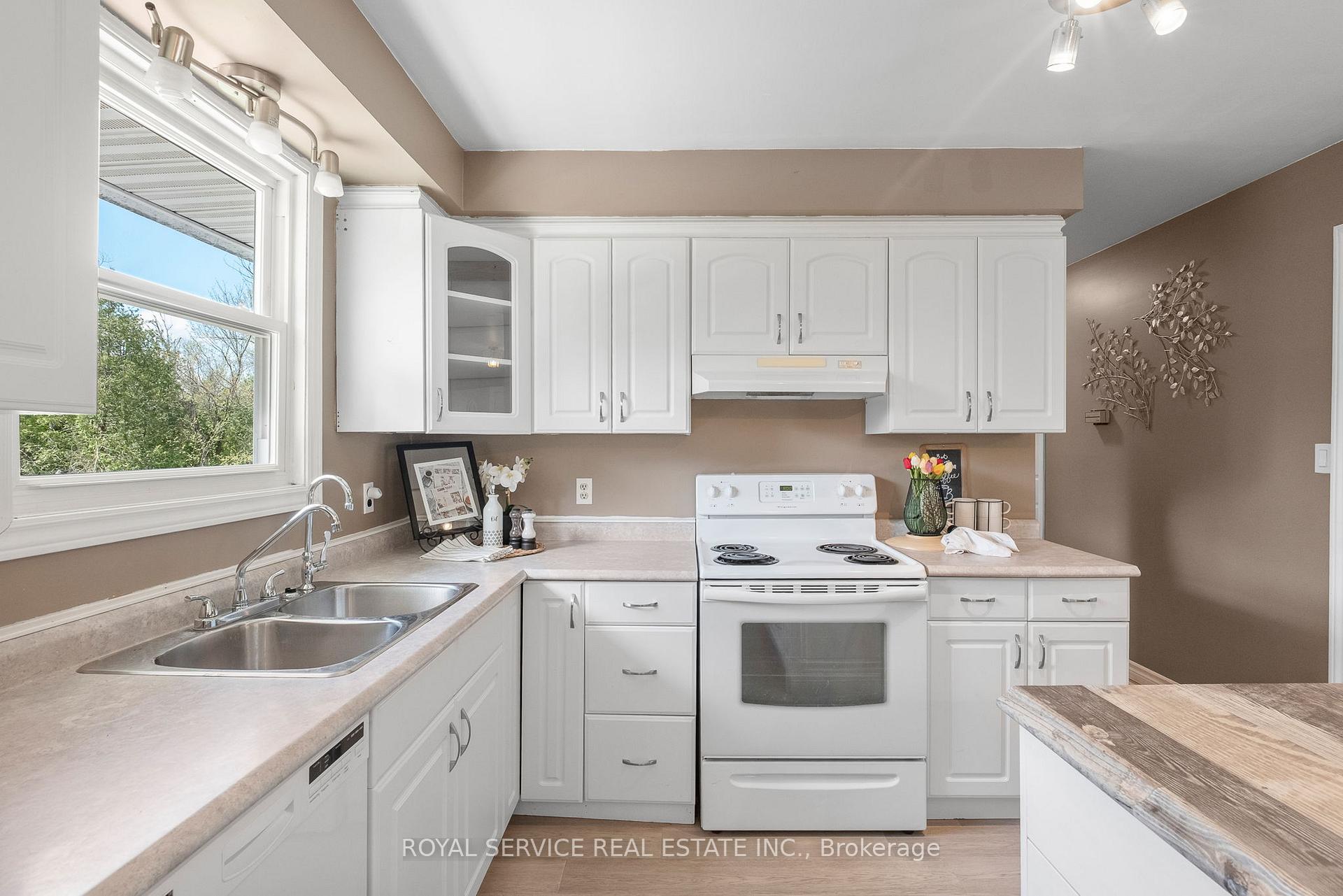 Photo 12 of 5280 Hillview Drive N, Hamilton Township, Rural Hamilton — HOMEH